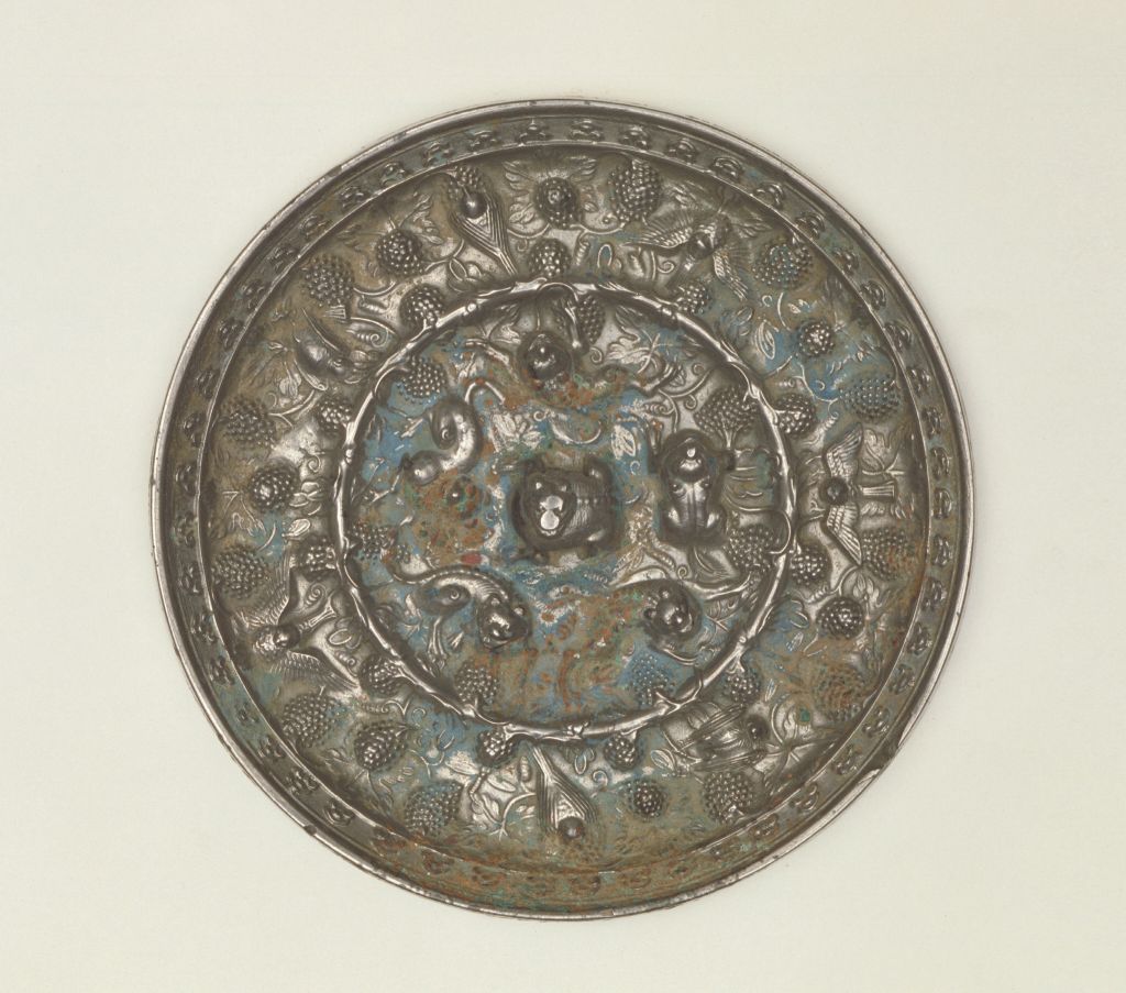 图片[1]-Sea animal grape mirror-China Archive